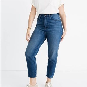 Madewell | The Momjean in Stratfield Wash | Mom Jeans